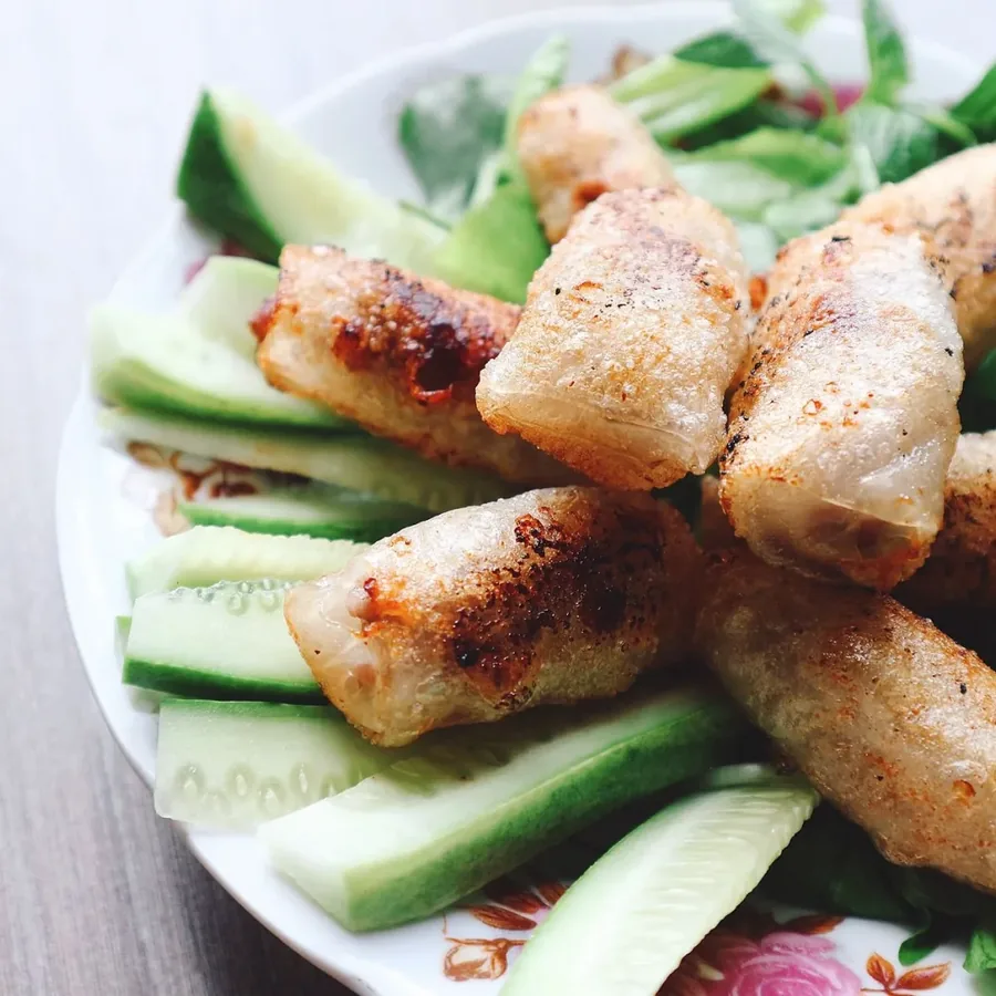 Bàn nướng đông khách tại Huỳnh Thanh Tuấn